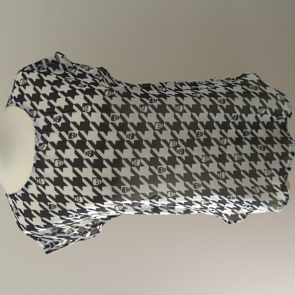 Skull houndstooth blouse